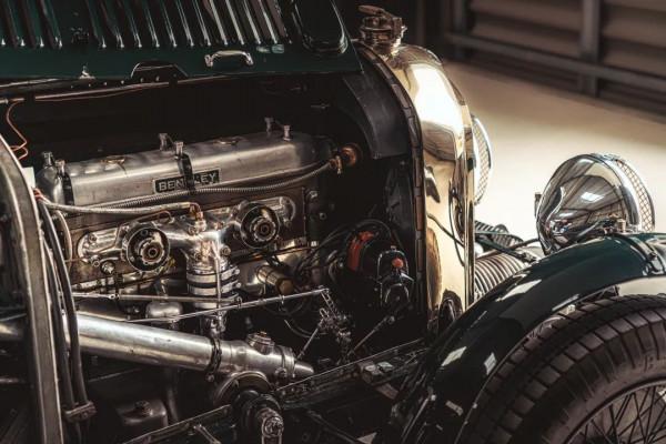 試駕汽車工業史上最古老的“新”車 | CAR REVIEWS