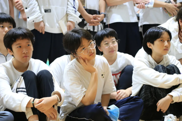 強化內務管理 養成良好習慣——彩虹中學高一年級舉行內務整理培訓活動