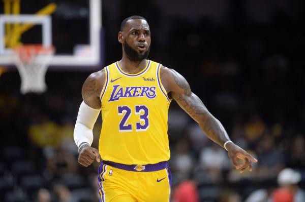 詹姆斯籃板助攻破萬,庫裡三分球登頂!新賽季4大球星迎來里程碑 詹姆斯籃板助攻破萬,庫裡三分球登頂!新賽季4大球星迎來里程碑