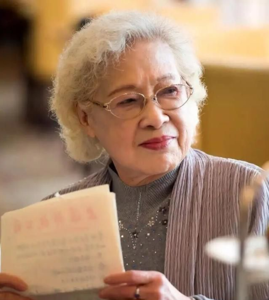 12位年近100歲還健在的老戲骨，秦怡令人敬佩，田華一生太可憐