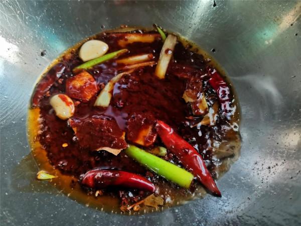 這個魚被贊為“水中人參”，教你東北做法，不煎不炸，鮮嫩可口