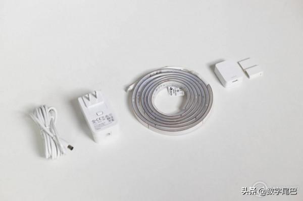 飛利浦 Hue 電競桌面:聲光同步!氛圍感拉滿 飛利浦 Hue 電競桌面:聲光同步!氛圍感拉滿