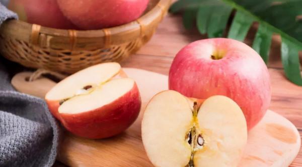 胃不好,每天吃一個蘋果,胃病會好轉嗎?不妨聽聽醫生是怎麼說的 胃不好,每天吃一個蘋果,胃病會好轉嗎?不妨聽聽醫生是怎麼說的