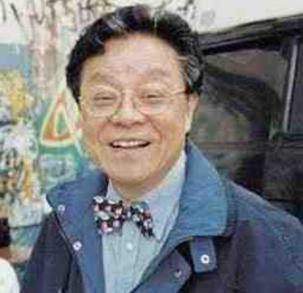 2006年董驃去世，葬禮上成龍曾志偉扶靈，四妻七子為何不爭奪遺產