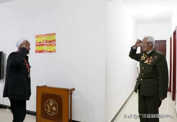 淚目！跨越千里，兩位抗美援朝老兵盛世再相逢