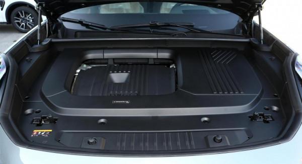 領克09配置解讀，SPA架構下領克首款中大型豪華SUV，實力表現如何