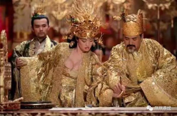 我又看了一遍《滿城盡帶黃金甲》