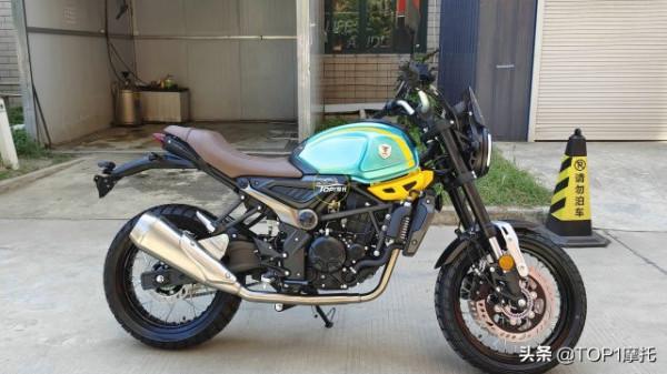 無極300AC攀爬版到店實拍 更適合跑爛路的復古摩托 無極300AC攀爬版到店實拍 更適合跑爛路的復古摩托