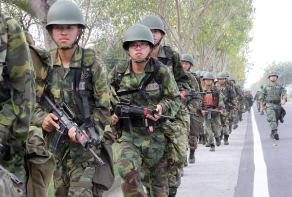 當代臺軍笑話：現役21萬動員後260萬，12倍動員人數與印軍差不多