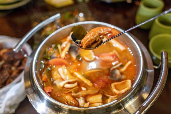 火鍋季:教你自制7款家庭版火鍋湯底,乾淨衛生有營養,人人誇好 火鍋季:教你自制7款家庭版火鍋湯底,乾淨衛生有營養,人人誇好