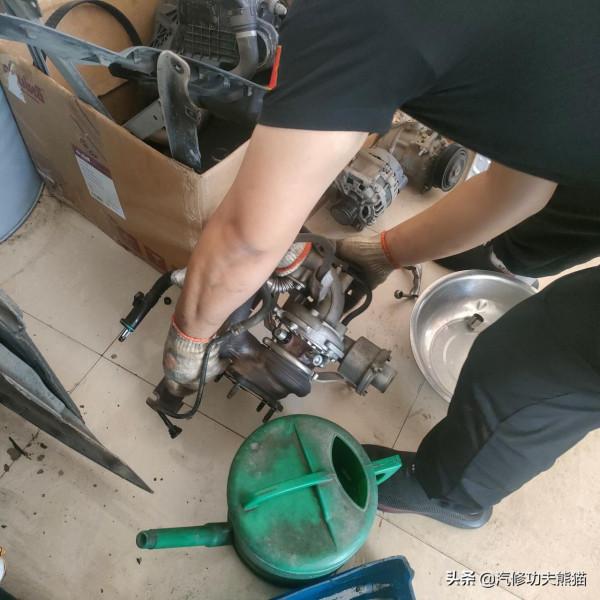 你們的奧迪燒機油是怎麼修的，我覺得這臺奧迪Q5燒機油的修法才對