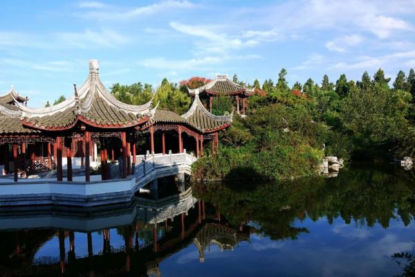 河南人口第一大縣市，戶籍人口185萬，節奏緩慢景美人善