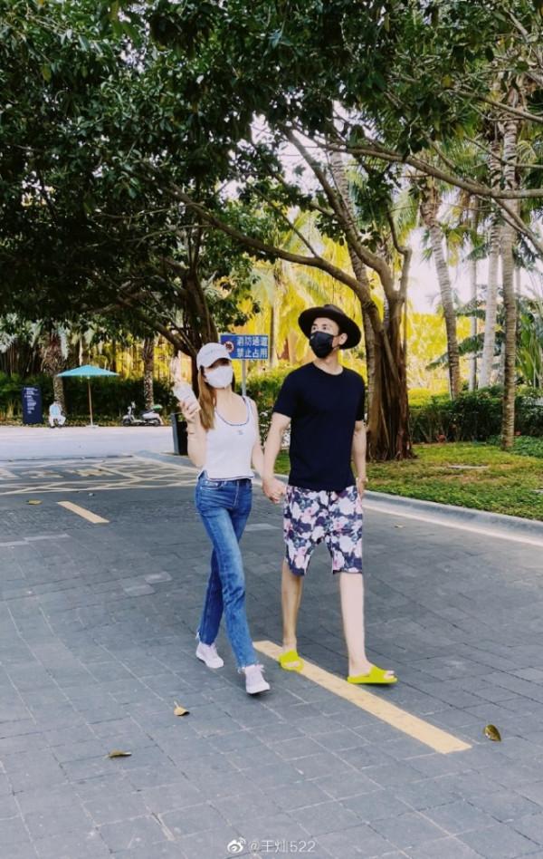 杜淳老婆自曝體重82斤，比baby還瘦被質疑P圖回應：可直播上稱