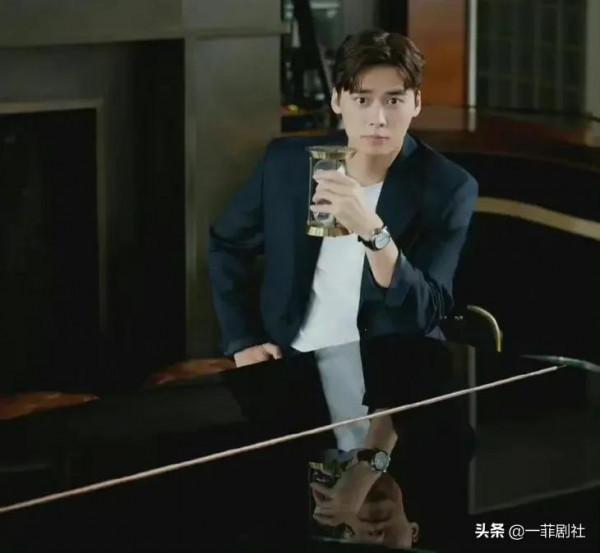 娛樂圈最新爆料,眾多頂流在內,被網友指責判若兩人,吃瓜了 娛樂圈最新爆料,眾多頂流在內,被網友指責判若兩人,吃瓜了