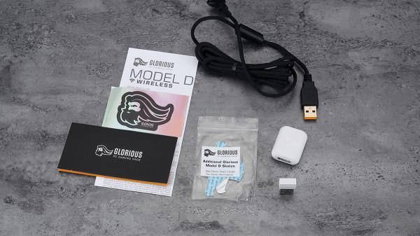 Glorious Model D無線輕量化遊戲滑鼠評測：模範手感