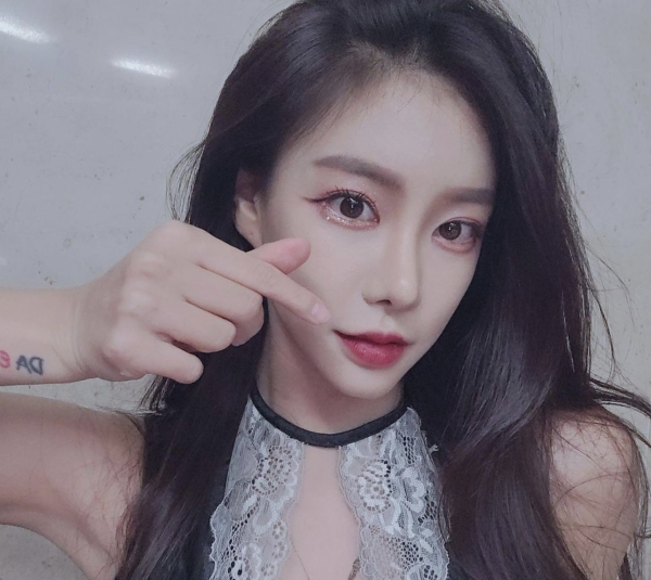 女星轉行當網紅,直播12小時賺380萬,曾因敲詐李秉憲被拘禁6個月 女星轉行當網紅,直播12小時賺380萬,曾因敲詐李秉憲被拘禁6個月