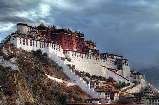 現代詩《我想去西藏》