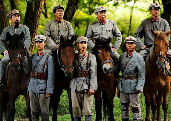 開國上將低調樸素，他的妻子去醫院看病，竟被護士嘲笑為鄉巴佬