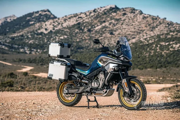 橫評2021國產中大排量雙缸ADV三小龍，外加一個休旅怪人