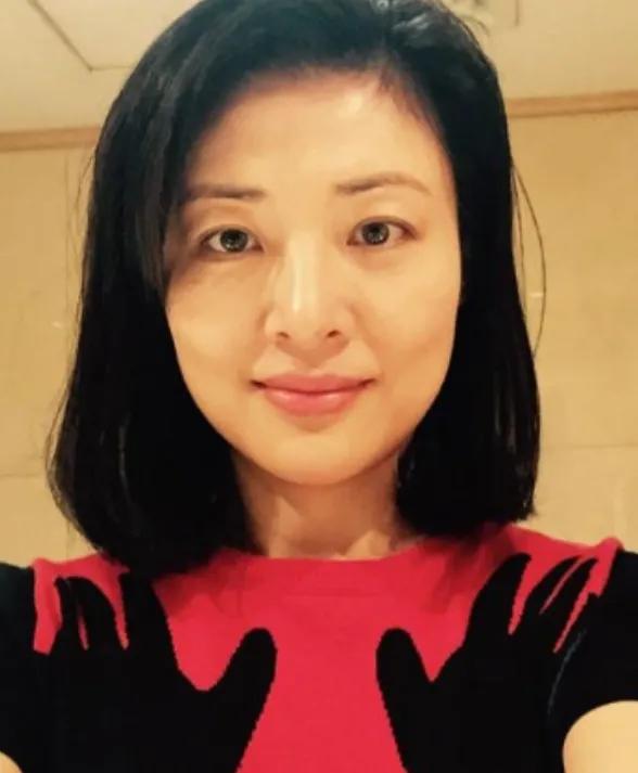 幾位明星主持人素顏照誰最漂亮？我認為周濤素顏照最漂亮