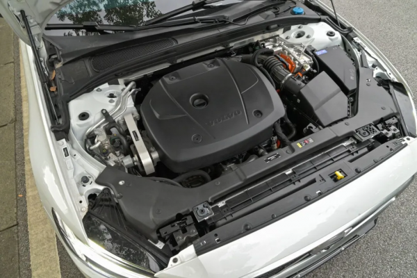 二手沃爾沃插混S60：4.7秒破百，7分錢一公里