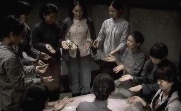 渣滓洞屠殺唯一倖存的女戰士,掃射未死跳進尿池逃生,後來如何? 渣滓洞屠殺唯一倖存的女戰士,掃射未死跳進尿池逃生,後來如何?