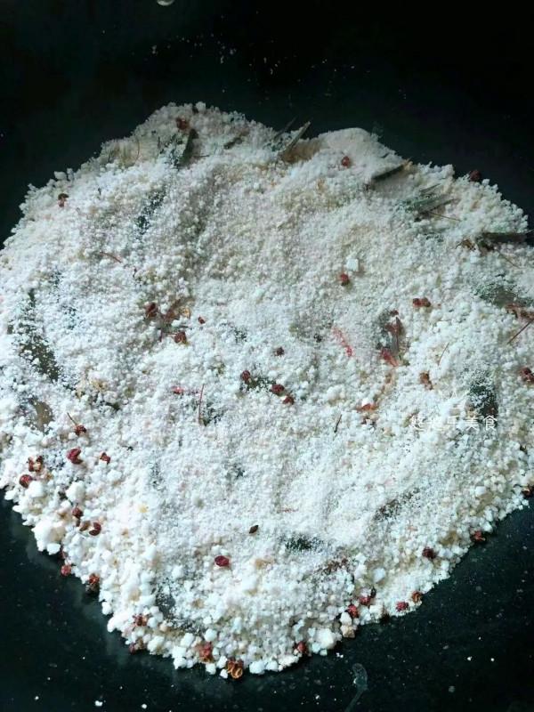 鹽焗蝦又幹又柴？注意這123點，蝦嫩又鮮香入味，蝦殼特別好剝開