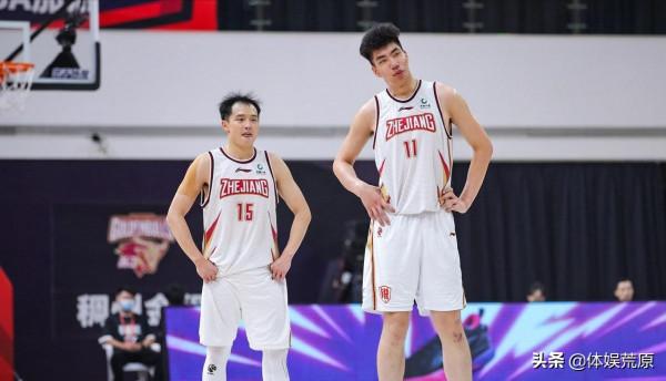 CBA新秀最佳陣容,餘嘉豪穩坐“釣魚臺”,兩名記者贊其追姚明 CBA新秀最佳陣容,餘嘉豪穩坐“釣魚臺”,兩名記者贊其追姚明