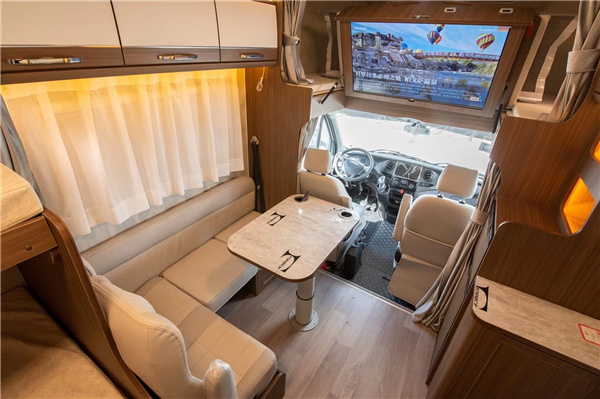 瑞弗房車旗下高性價比產品V800E，美式依維柯不拓展房車
