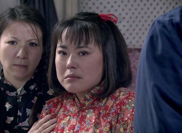 李菁菁:3段婚姻1個孩子,49歲嫁小21歲丈夫,因詐騙跌落神壇 李菁菁:3段婚姻1個孩子,49歲嫁小21歲丈夫,因詐騙跌落神壇