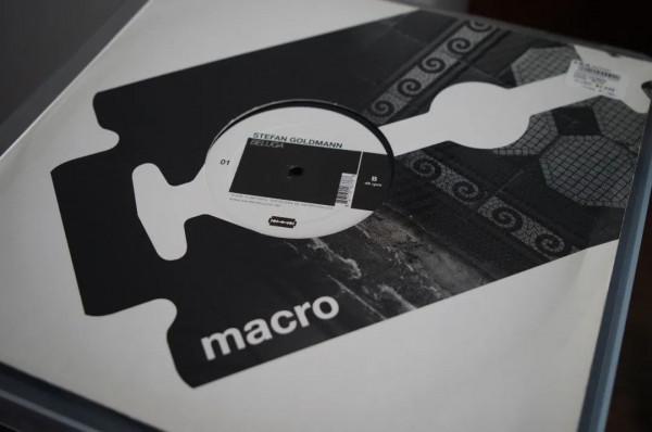 黑膠，買了窮，開心