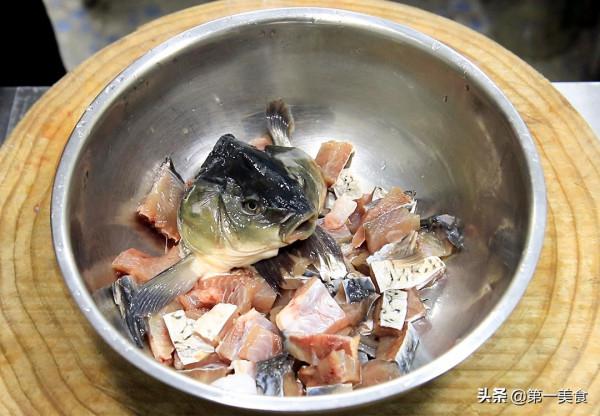 解饞必備，大廚分享乾煸辣子魚，不僅香辣夠味，連魚骨都是焦香的