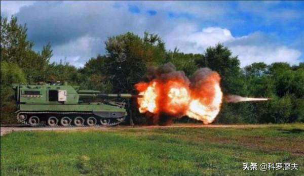 100門大炮急速射，猛轟10公里外的100輛坦克，能消滅多少坦克？