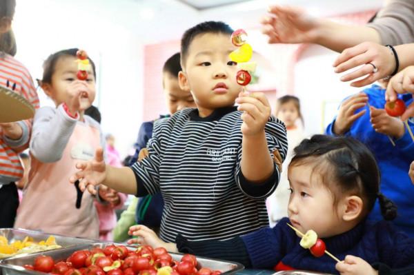 壽光聖城中學幼兒園：哪怕是一株狗尾草都是一個課程資源