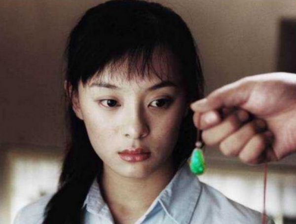 孫儷資助向海清4年，大學畢業後卻想毀掉孫儷，他為何要這樣？