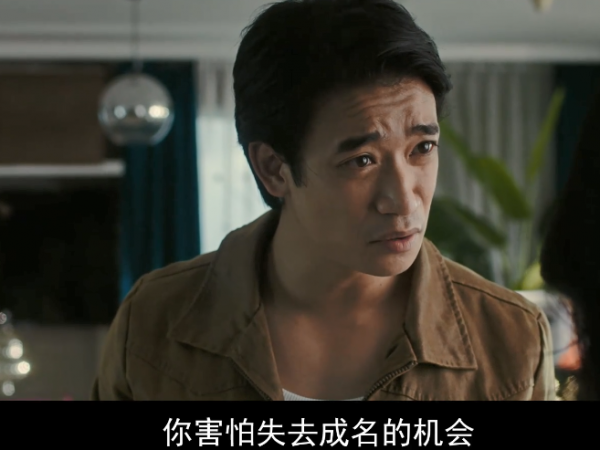 女歌星懷抱洋娃娃割腕自殺，最新越南恐怖電影，很有創意