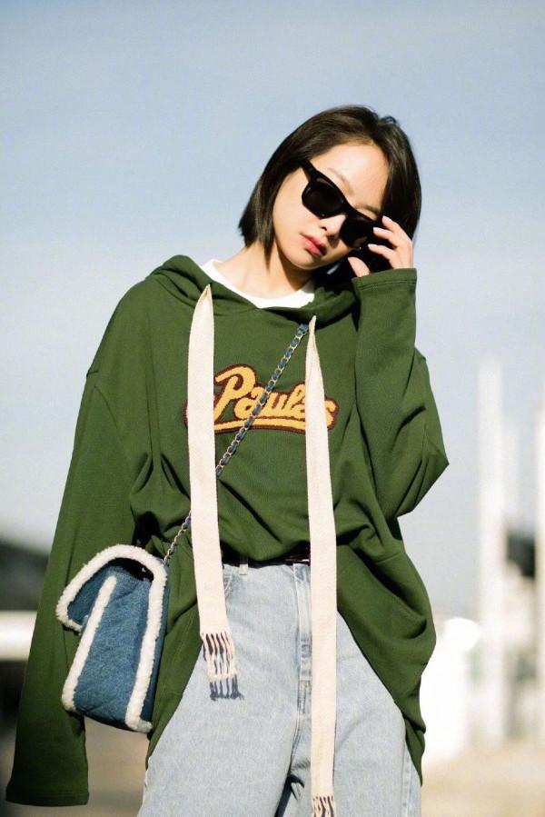 是時候穿衛衣了!2021秋天流行這4款,時尚又顯瘦,照著穿美炸了 是時候穿衛衣了!2021秋天流行這4款,時尚又顯瘦,照著穿美炸了