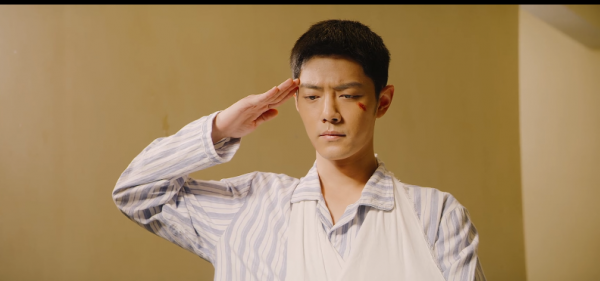 《王牌部隊》看似單純的胡楊最有心機，一個擁抱，暗藏連鎖宮心計