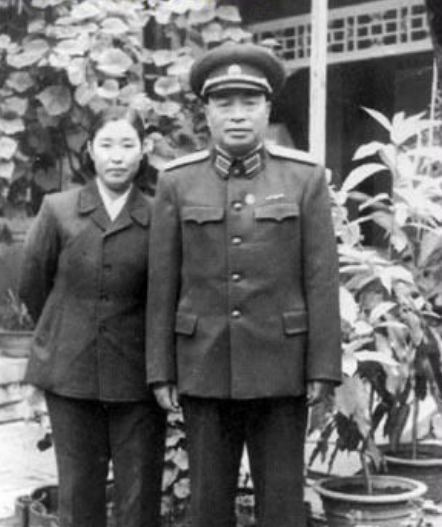 57年彭德懷邀楊至成去中南海，毛主席見到他後：你怎麼不來看我呢