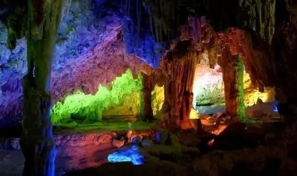 北國奇觀,西北一絕!光怪陸離的地下億年景象,險峻秀美的古道嶺 北國奇觀,西北一絕!光怪陸離的地下億年景象,險峻秀美的古道嶺