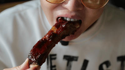 浣熊C位出道,牛排紅酒地道,這家餐廳有點味道~ 浣熊C位出道,牛排紅酒地道,這家餐廳有點味道~