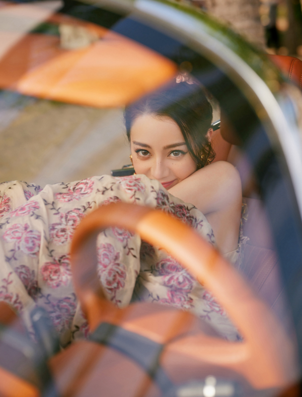 一個比一個P得狠!離開了打光和精修,女明星們到底長什麼樣? 一個比一個P得狠!離開了打光和精修,女明星們到底長什麼樣?