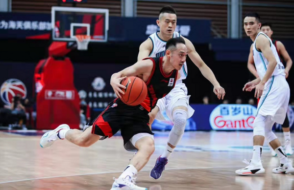 末節翻盤！李楠苦吞17分大逆轉，吳冠希空砍24+11，1勝6負淪為倒3