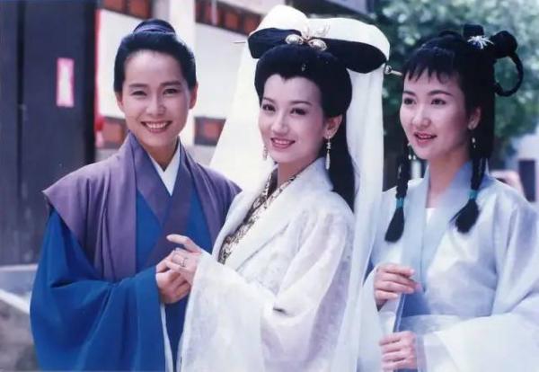 《新白娘子傳奇》29年，有人流產有人離世，8位主演現狀差距太大