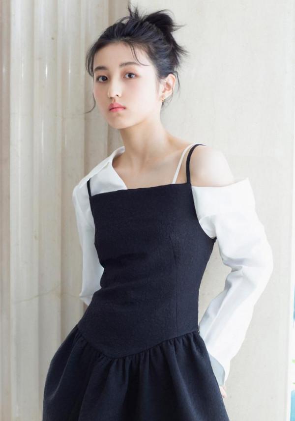 張子楓高考後減肥,纖細的腰部十分顯眼 張子楓高考後減肥,纖細的腰部十分顯眼