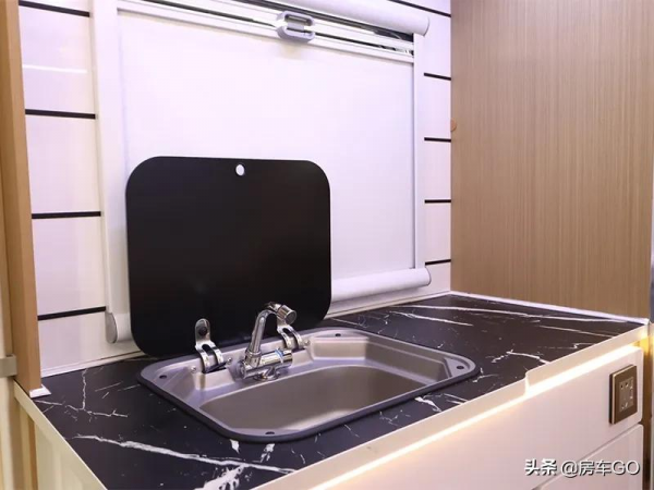 適合老兩口旅行的房車,大水電不發愁,愛旅途夕陽紅2號房車亮相 適合老兩口旅行的房車,大水電不發愁,愛旅途夕陽紅2號房車亮相