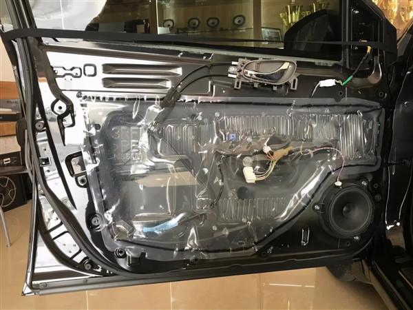 日產軒逸音響改裝詩芬尼S62兩分頻,原車僅4個喇叭怎夠聽? 日產軒逸音響改裝詩芬尼S62兩分頻,原車僅4個喇叭怎夠聽?