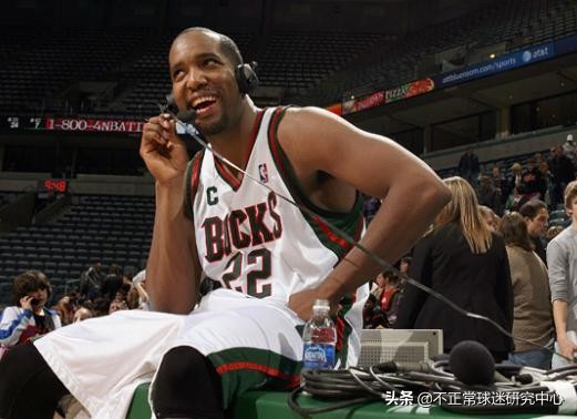 單節8記三分有多強？現役僅2人，庫裡差一點，克萊歷史第一