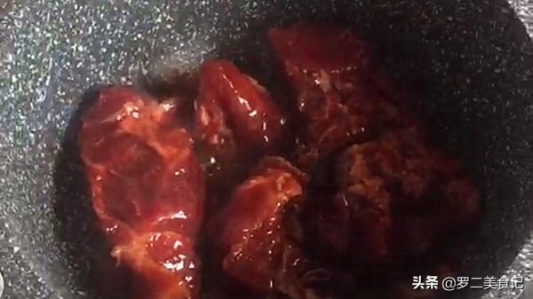 廣東特色蜜汁叉燒肉原來這麼簡單，不用烤箱，一口鍋搞定，太香了