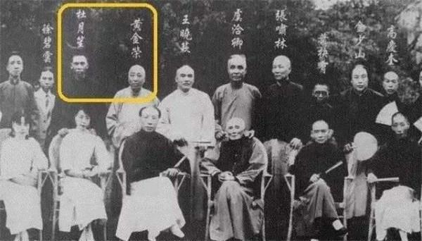 上海灘大佬為情人出氣，一個巴掌扇出一架飛機，蔣介石：再打試試